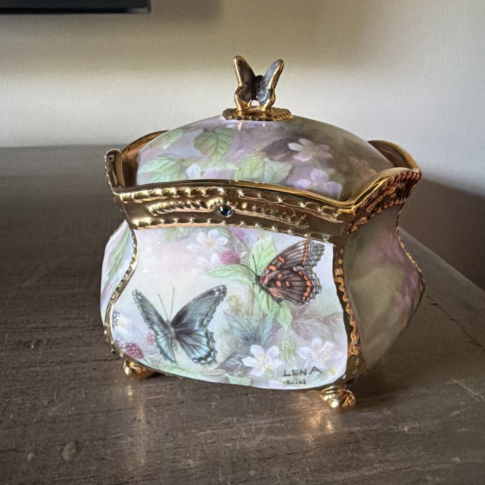 Ardleigh Elliott Lena Lui's Flights of Fancy Heirloom Porcelain Music Box